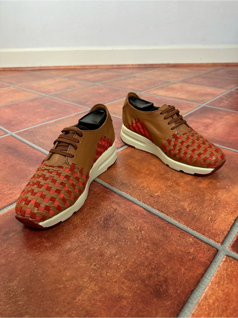 Saydo Artisan Lightweight Woven Sneakers - Picture 2 of 7